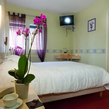 فندق Logis Restaurant Le Commerce Guichen